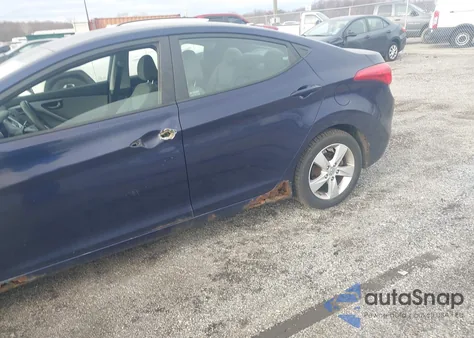 2013 Hyundai Elantra Gls/Limited z USA, uszkodzony, nr VIN 5NPDH4AE9DH196878